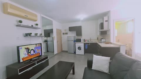 STAY: Universal Studio | Balcony | Desk| AC