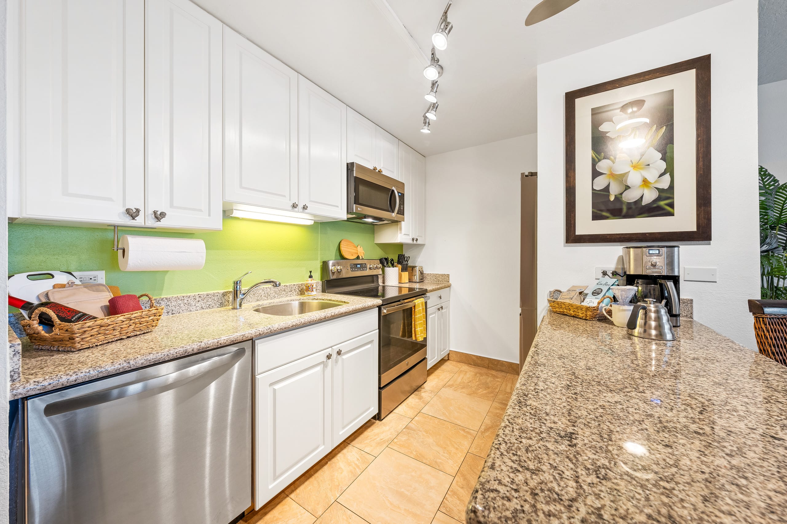 Condo in Kapaa · ★4.88 · 2 bedrooms · 2 beds · 2 baths - Photo 7