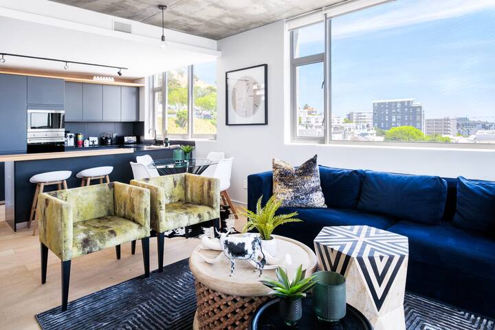 Penthouse w Deck Pool 360 views Summit on Quarter gallery image 4