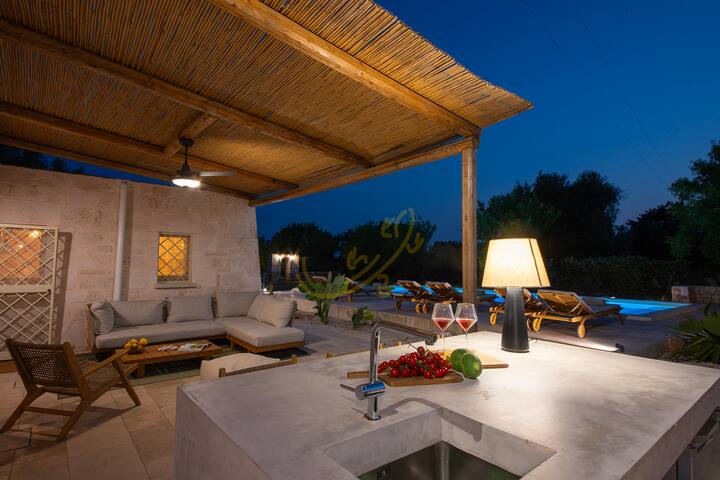 TD Trullo Titiro w/ Wine Cellar, Vineyard & Pool gallery image 2