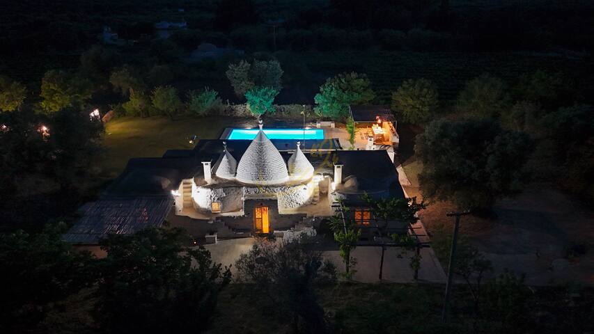 TD Trullo Titiro w/ Wine Cellar, Vineyard & Pool