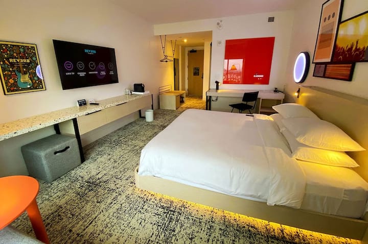 Unit with 1 King Bed