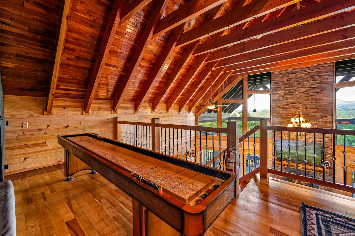 Billiard Loft at Majestica Lodge
