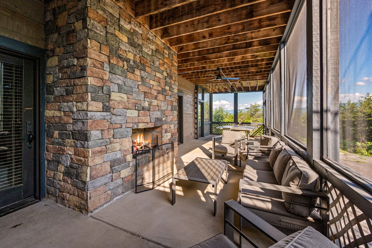 Screened in Porch. at Majestica Lodge