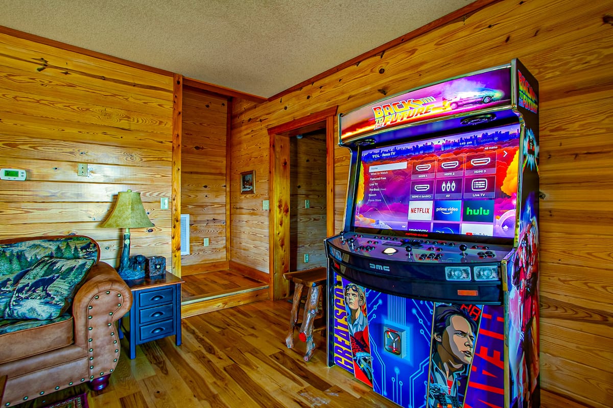 4 Player Arcade - All your favorite classic games!