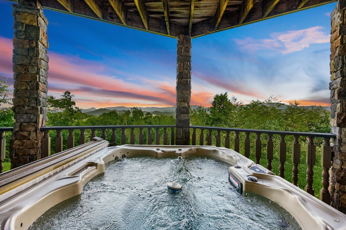 Evening skies will be your delight at Majestica Lodge