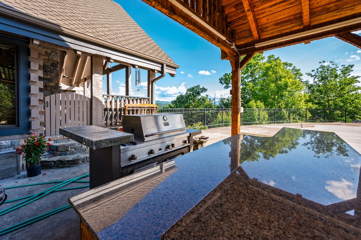 Grill at Majestica Lodge