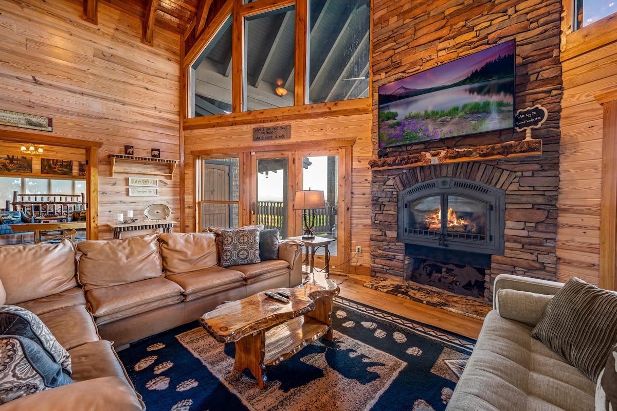 Living room 1 at Majestica Lodge