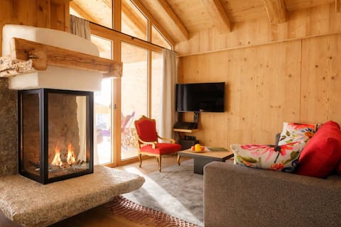 Popular Airbnb listing: BIKE Suite – Balcony & access to the sauna in Fügen