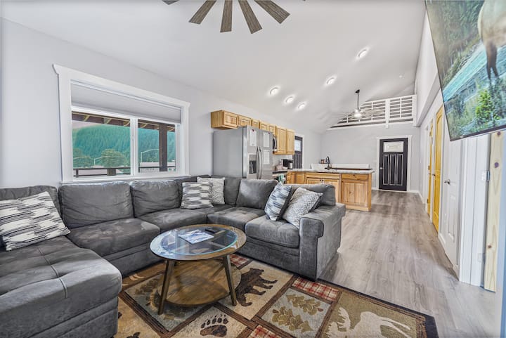 The Wilders View | Dt Seward· Deck Views· Sleeps 7 - Alaska SeaLife Center, Seward