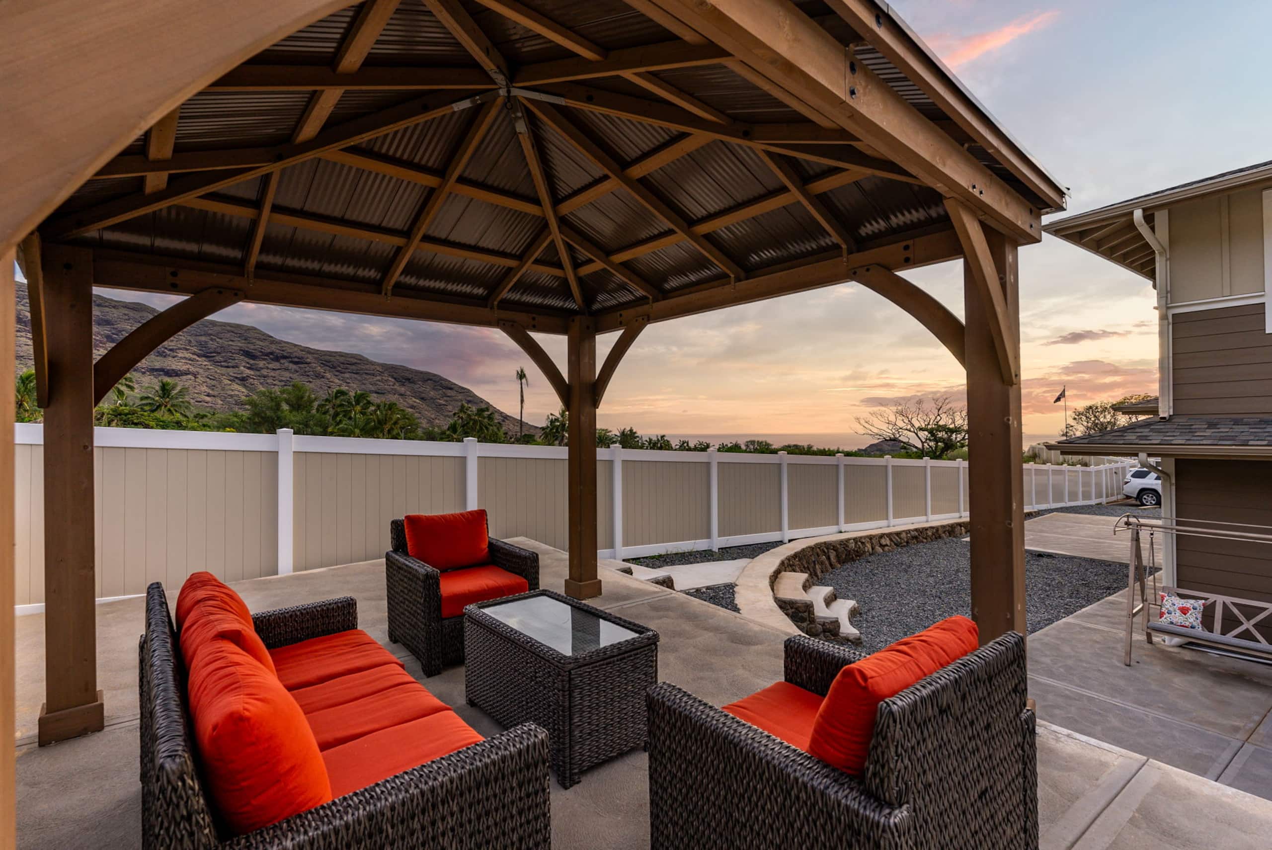 Villa in Waianae · ★4.87 · 4 bedrooms · 8 beds · 2.5 private baths - Image 36
