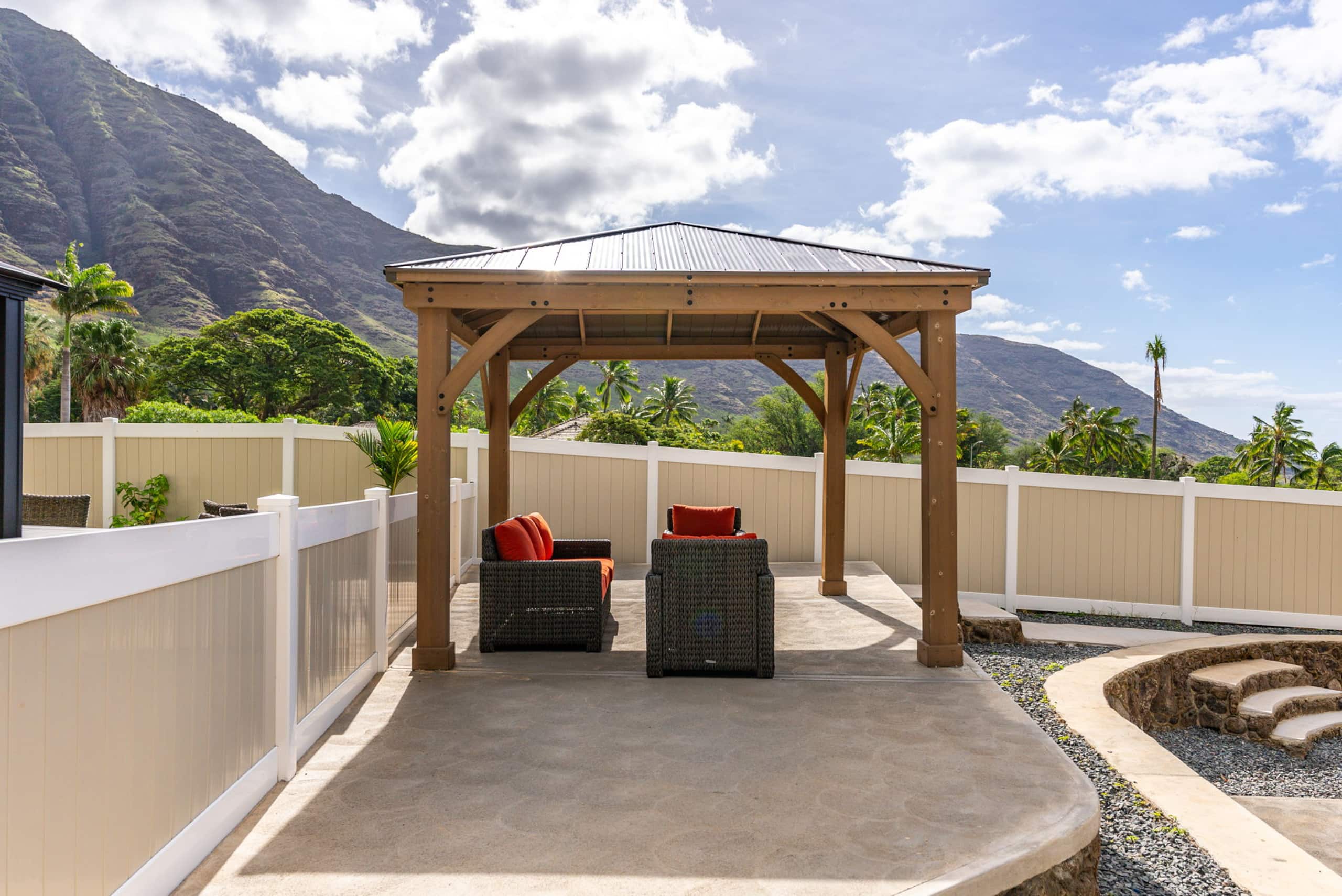 Villa in Waianae · ★4.87 · 4 bedrooms · 8 beds · 2.5 private baths - Image 35