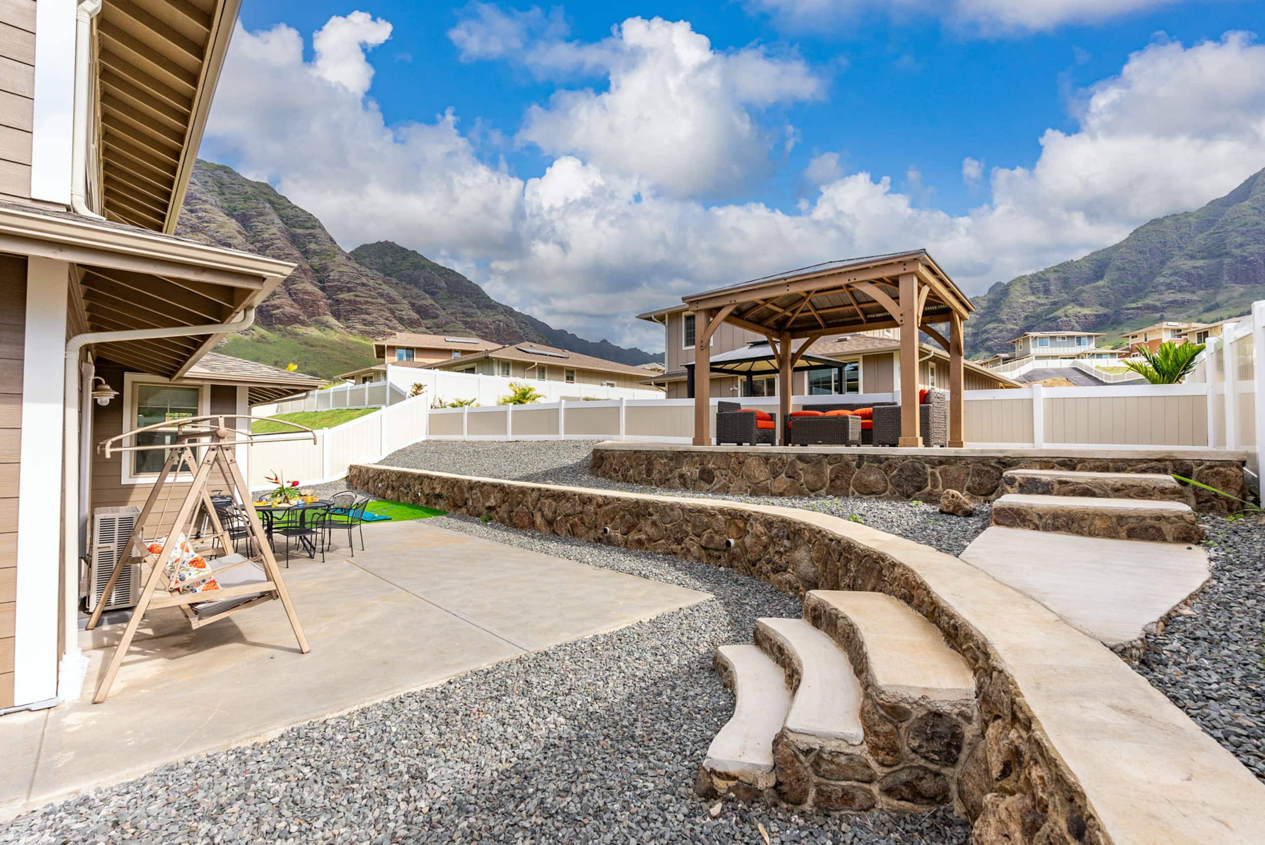 Villa in Waianae · ★4.87 · 4 bedrooms · 8 beds · 2.5 private baths - Image 32