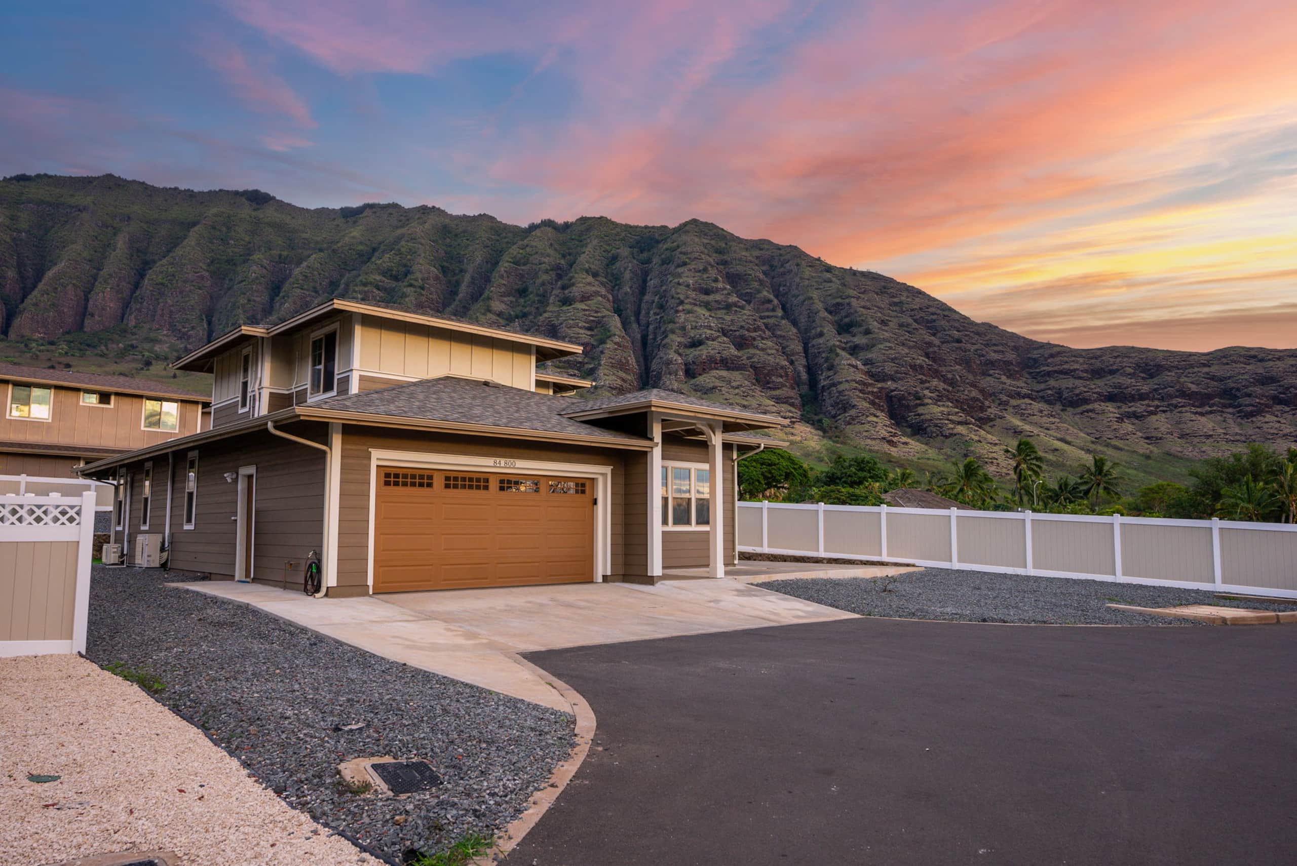 Villa in Waianae · ★4.87 · 4 bedrooms · 8 beds · 2.5 private baths - Image 1