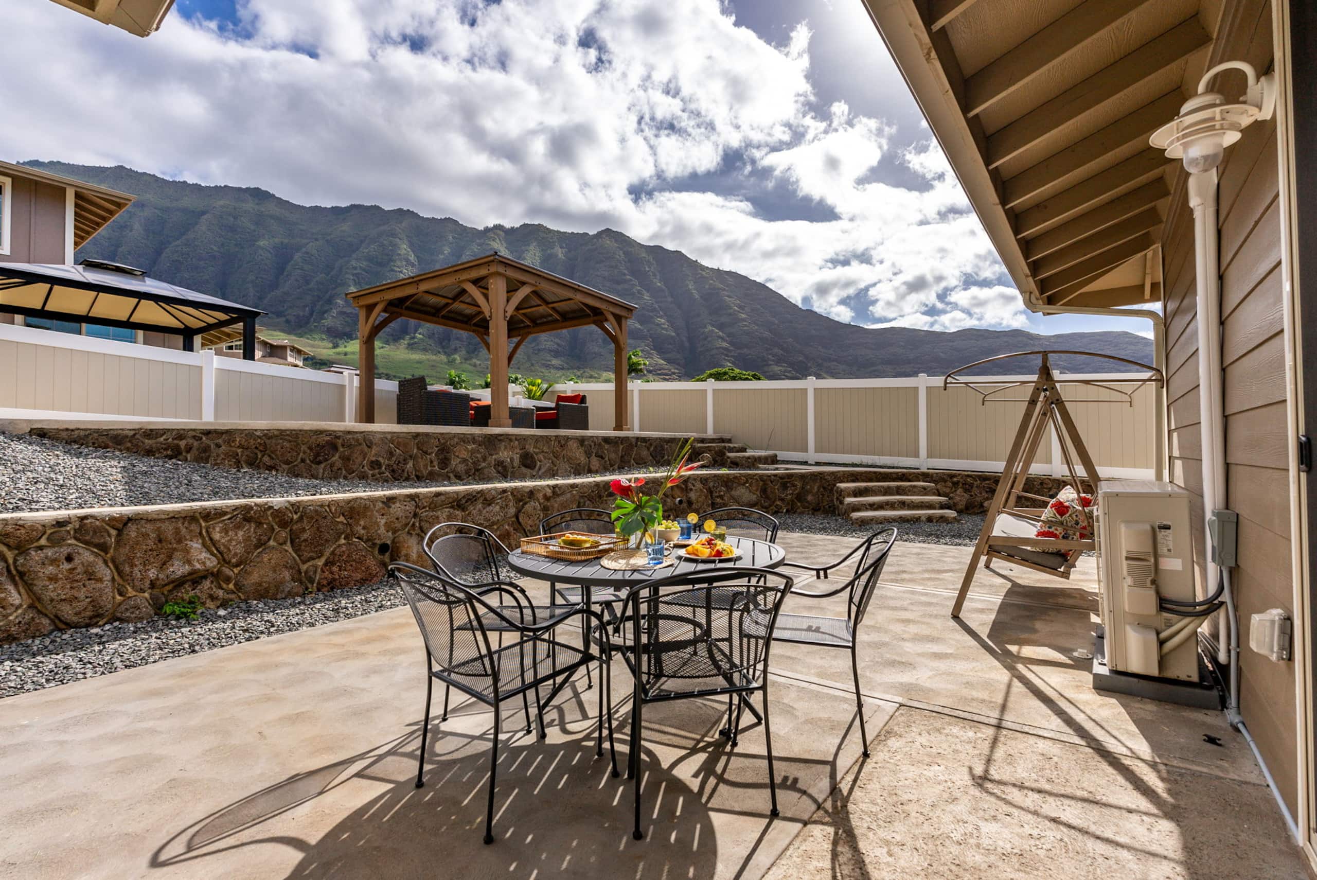 Villa in Waianae · ★4.87 · 4 bedrooms · 8 beds · 2.5 private baths - Image 9