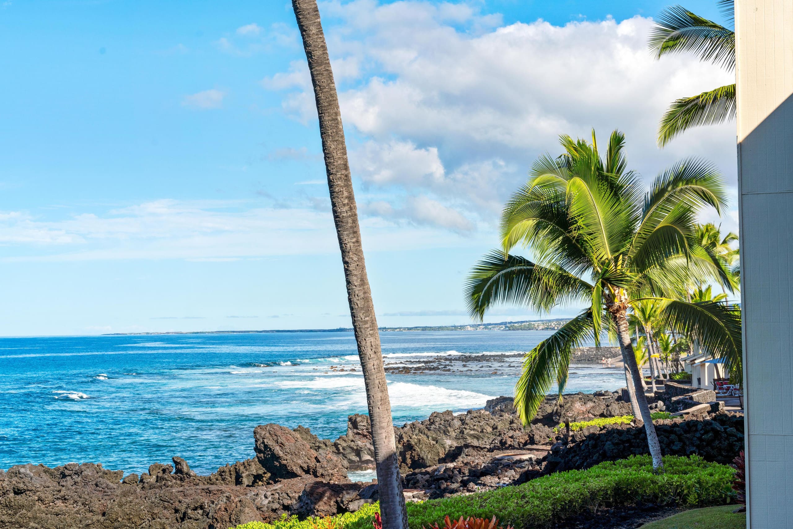 Condo in Kailua-Kona · ★4.62 · 2 bedrooms · 3 beds · 2 shared baths - Image 47