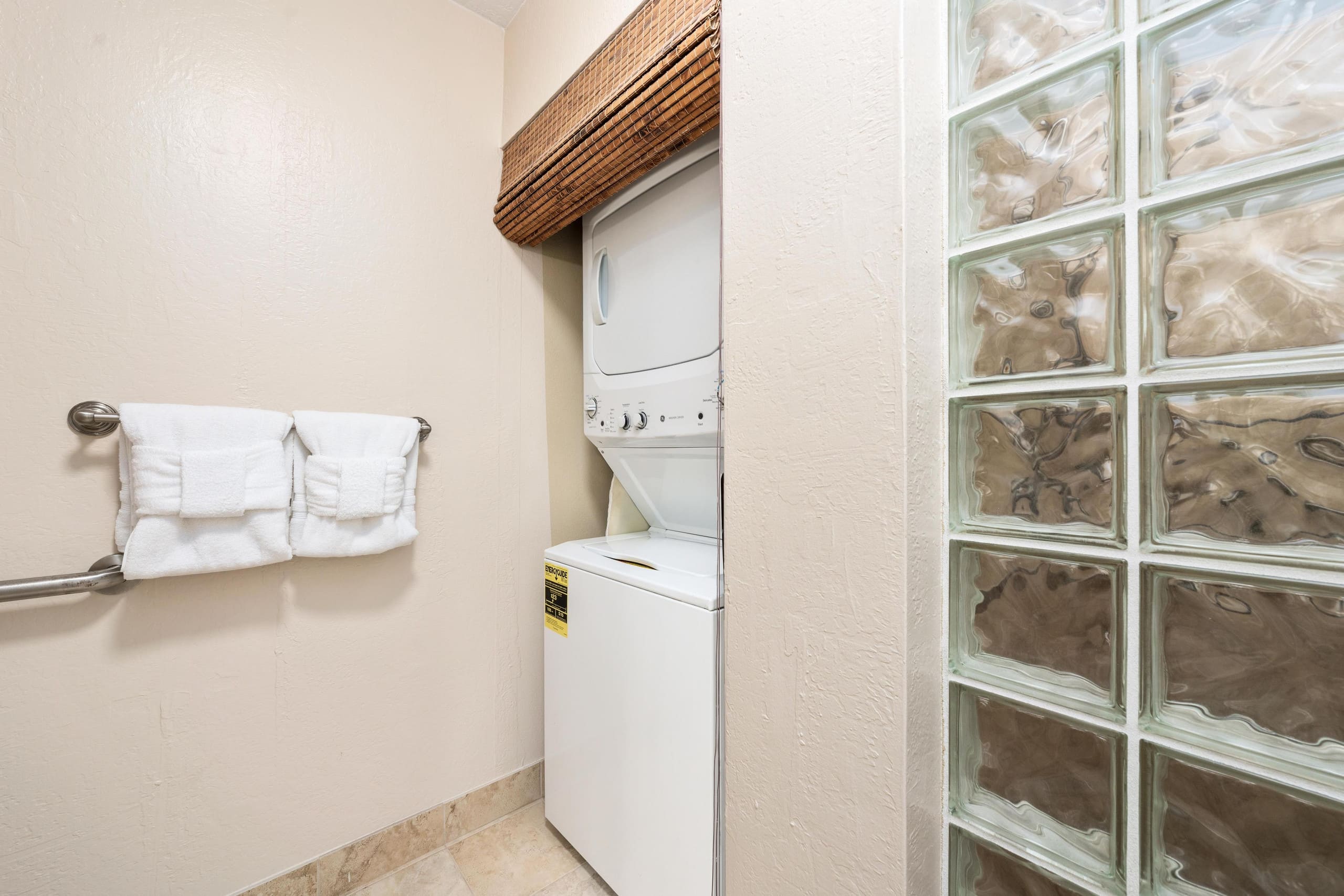 Condo in Kailua-Kona · ★4.62 · 2 bedrooms · 3 beds · 2 shared baths - Image 34