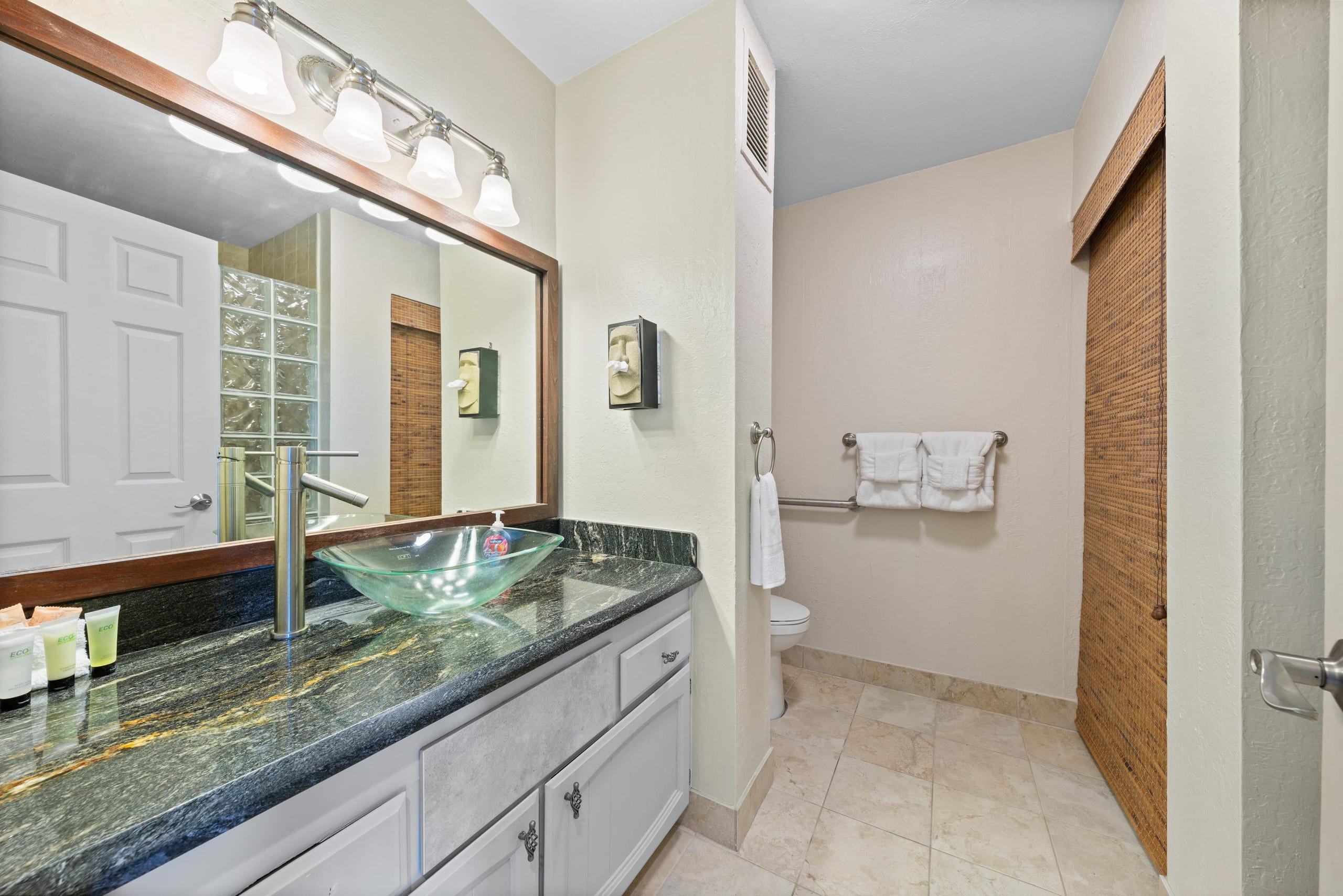 Condo in Kailua-Kona · ★4.62 · 2 bedrooms · 3 beds · 2 shared baths - Image 28