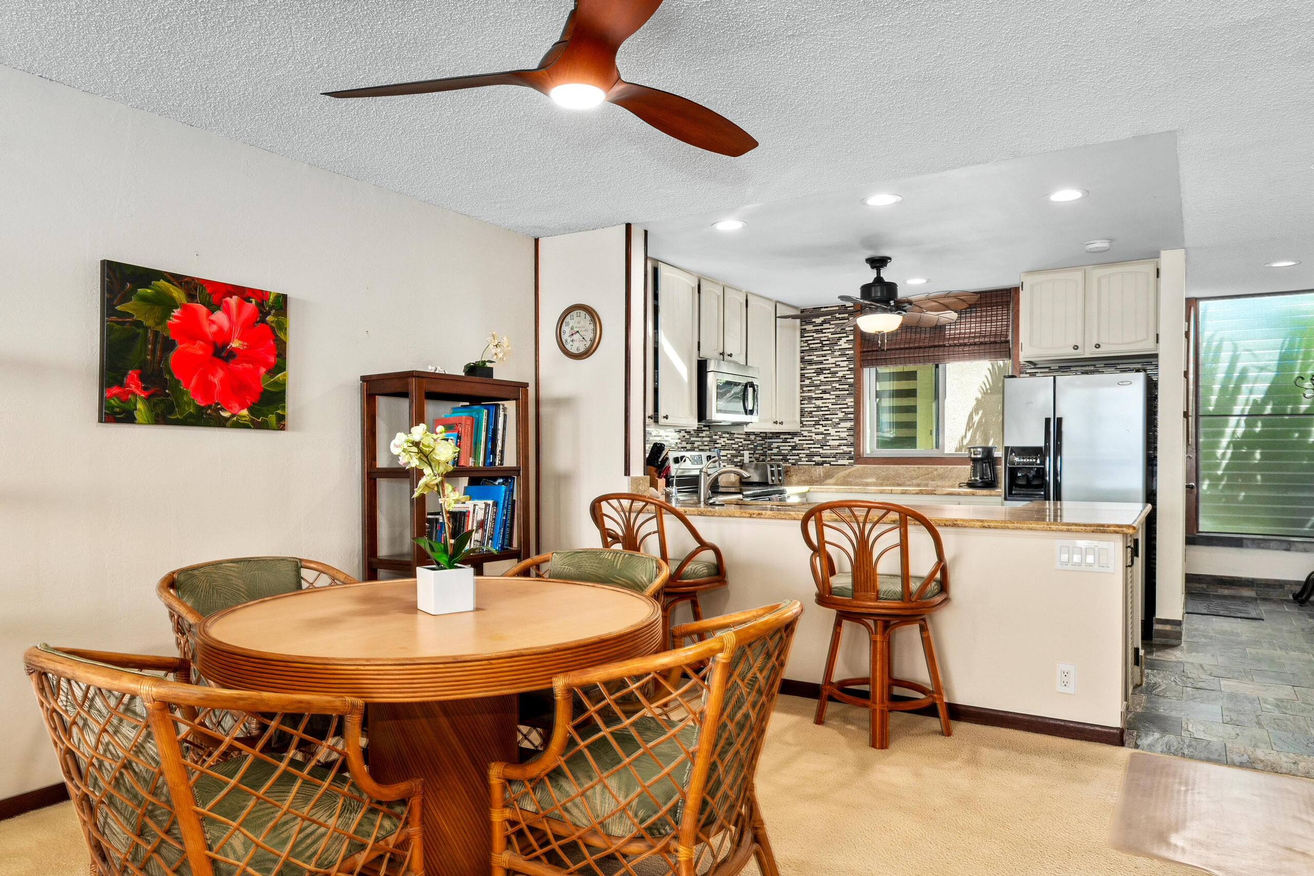 Condo in Kailua-Kona · ★4.62 · 2 bedrooms · 3 beds · 2 shared baths - Image 18