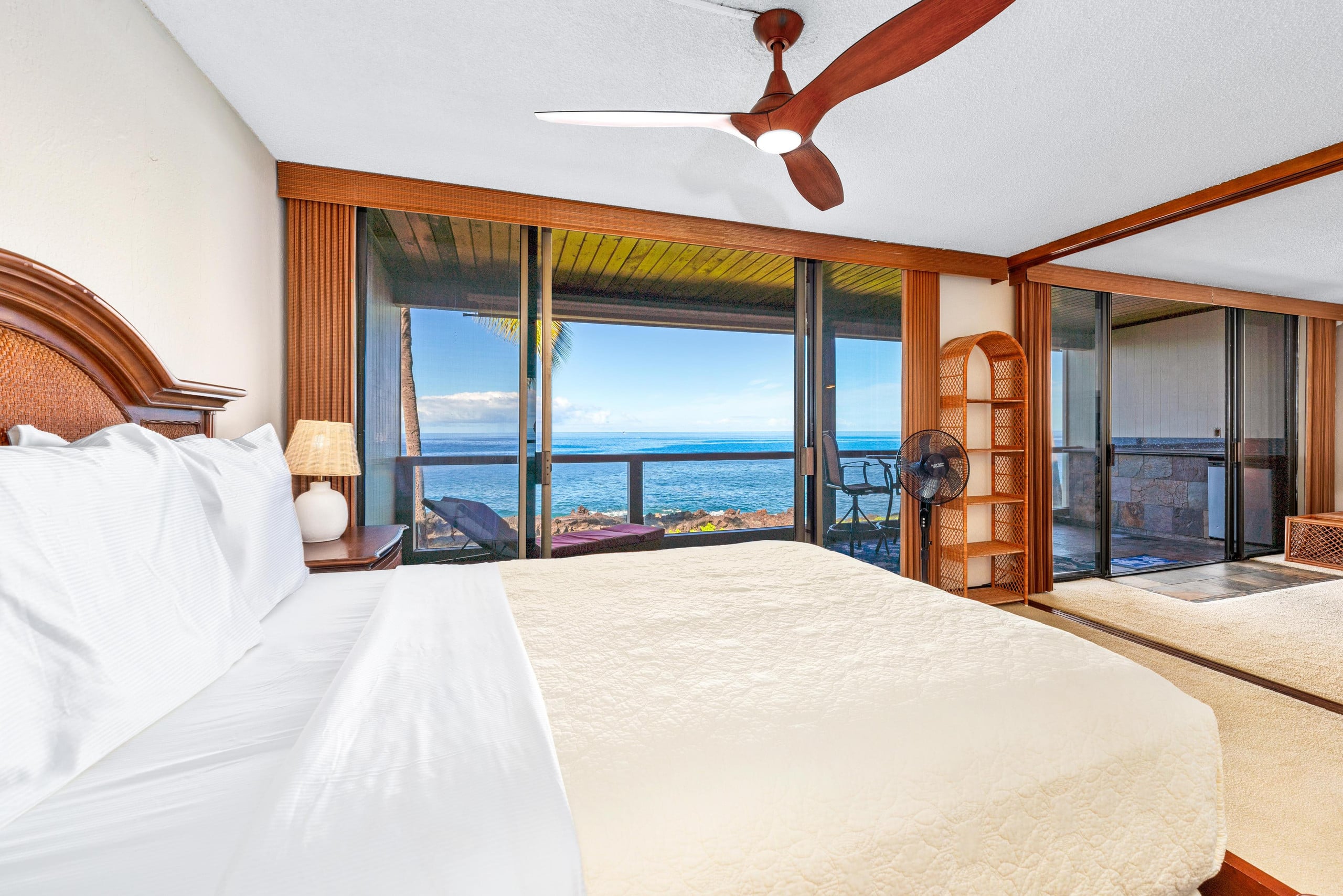 Condo in Kailua-Kona · ★4.62 · 2 bedrooms · 3 beds · 2 shared baths - Image 39