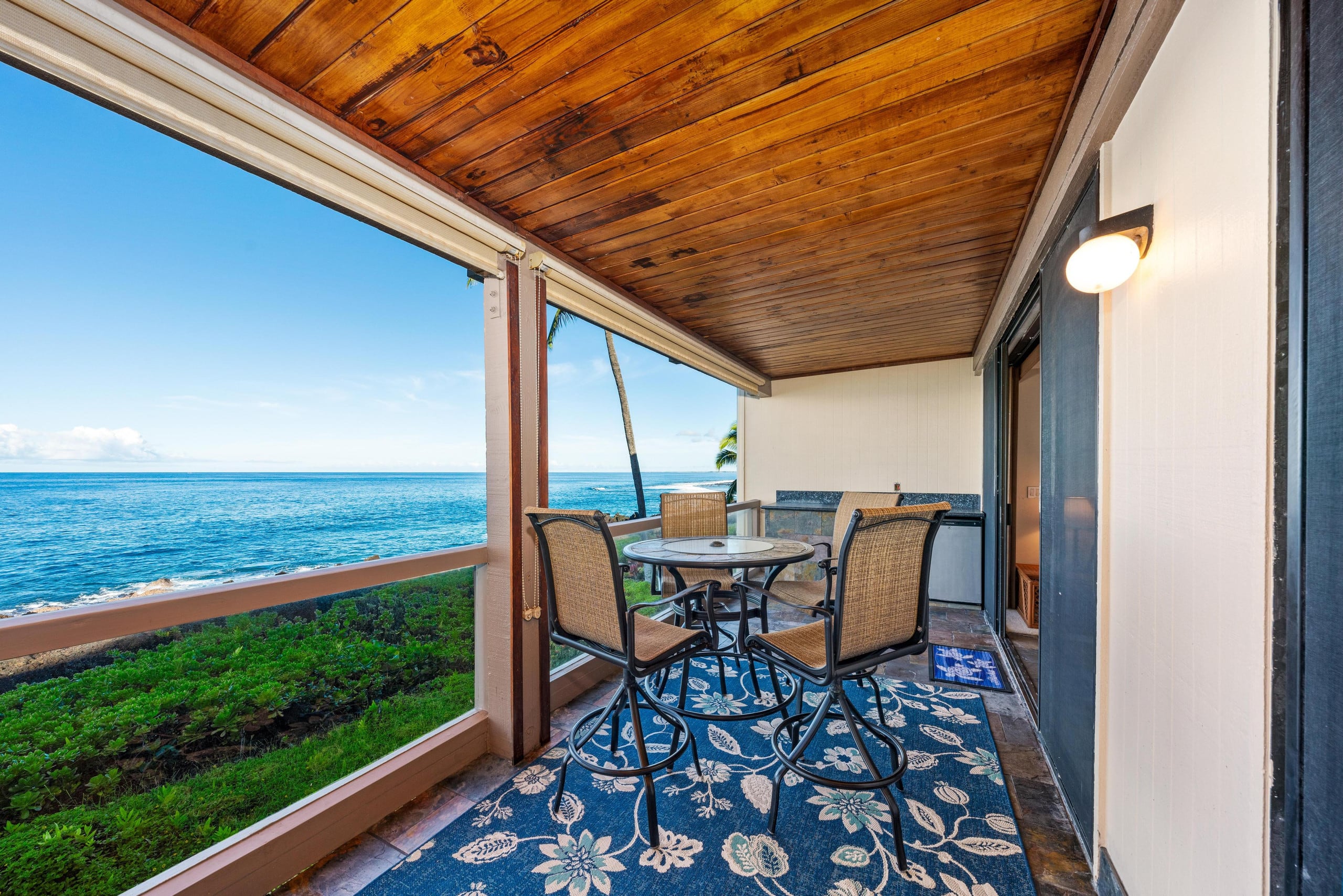 Condo in Kailua-Kona · ★4.62 · 2 bedrooms · 3 beds · 2 shared baths - Image 14