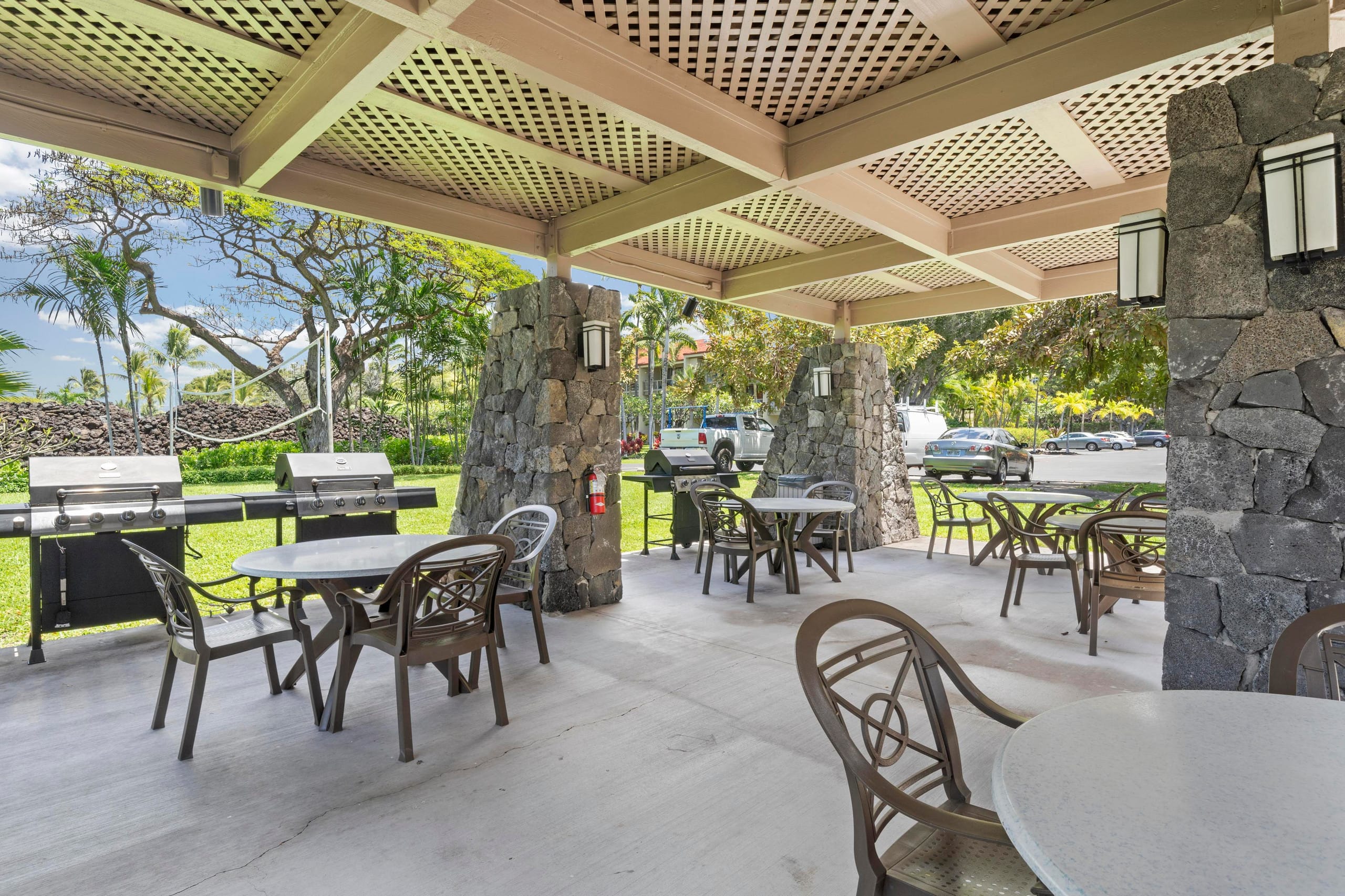 Condo in Kailua-Kona · ★4.62 · 2 bedrooms · 3 beds · 2 shared baths - Image 29