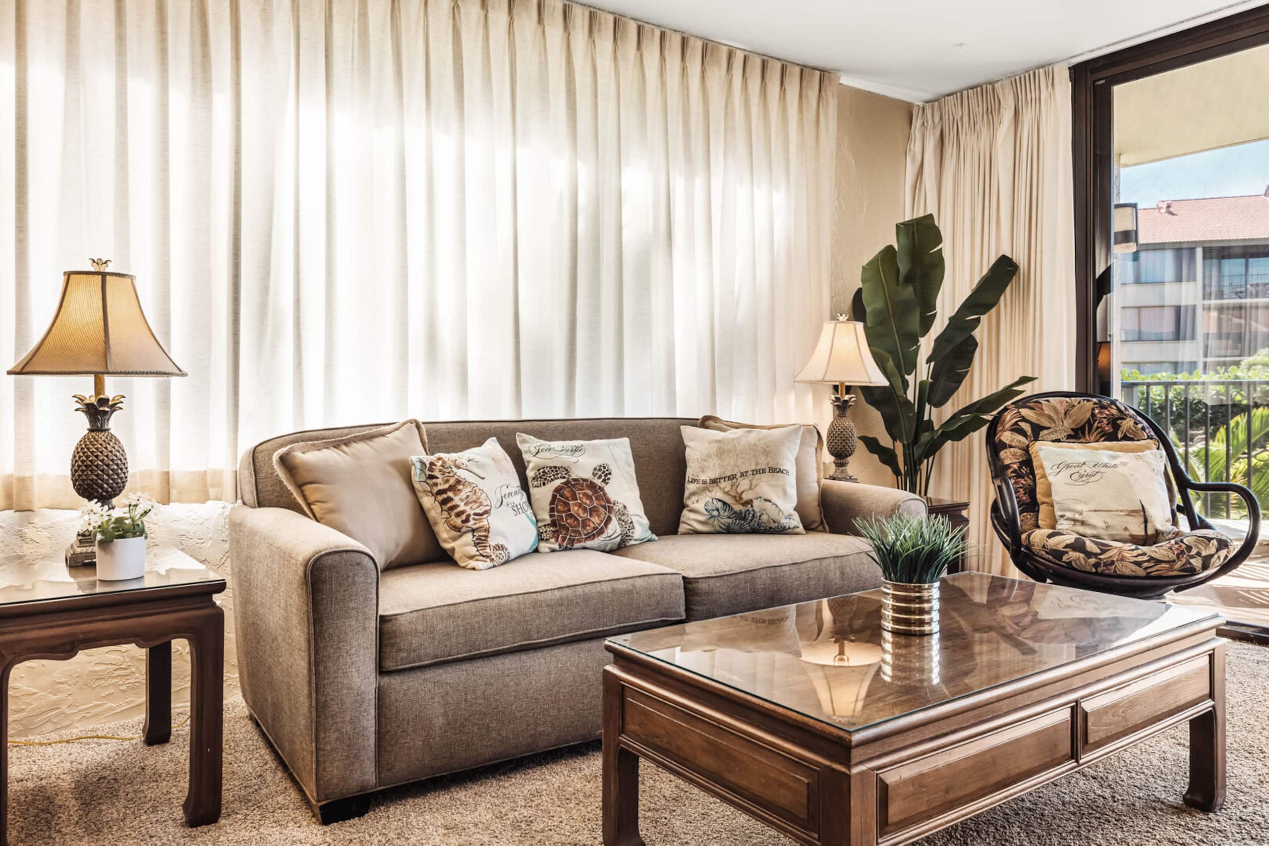 Condo in Lahaina · ★5.0 · 1 bedroom · 2 beds · 1 private bath - Image 4