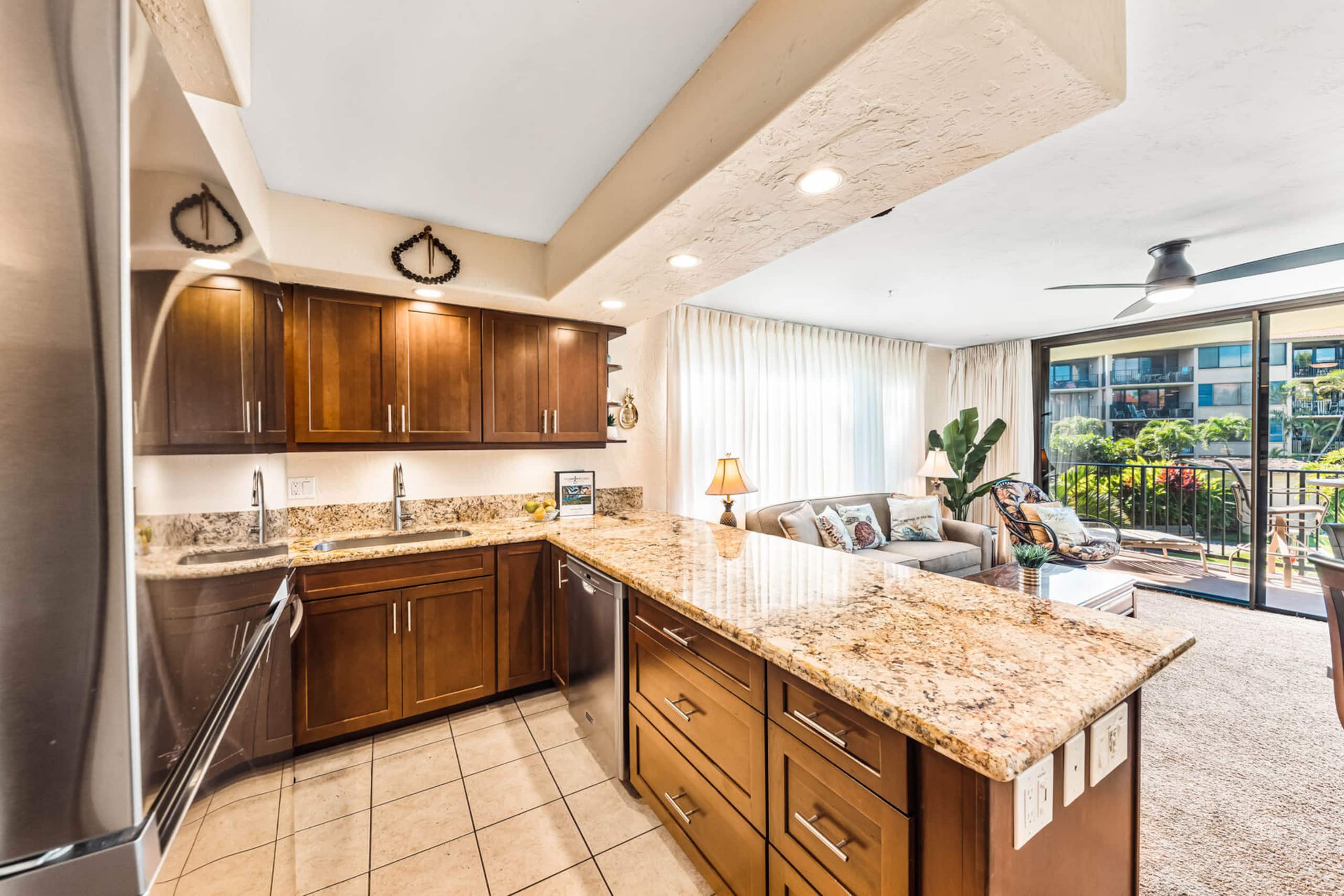 Condo in Lahaina · ★5.0 · 1 bedroom · 2 beds · 1 private bath - Image 11