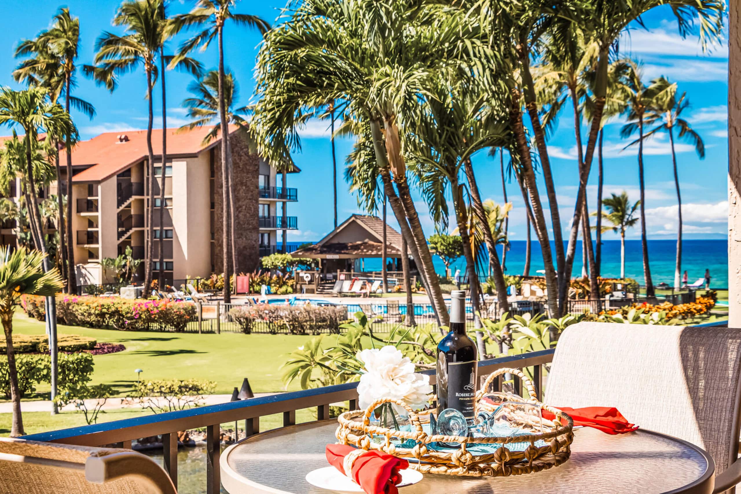 Condo in Lahaina · ★5.0 · 1 bedroom · 2 beds · 1 private bath - Image 2
