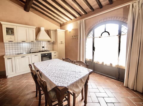 I Piastroni Three-Room Apartment