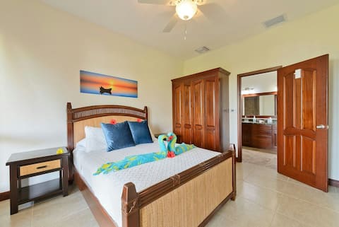 Deluxe Standard, 2-bedroom, Patio, Beach View