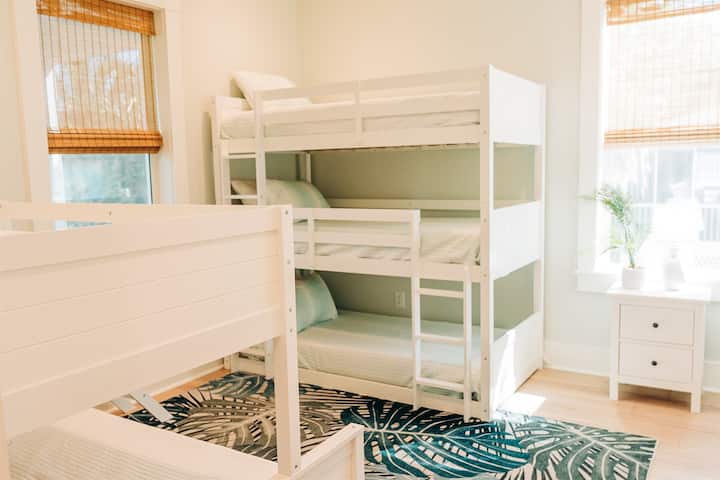 Dhomë fjetjeje me 5 krevate dhe banjë private