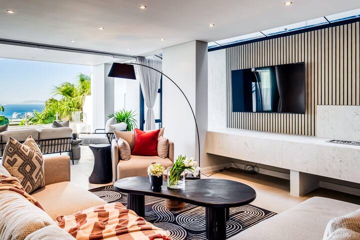 Luxurious Villa w Sea & City Views Splendor Views gallery image 5