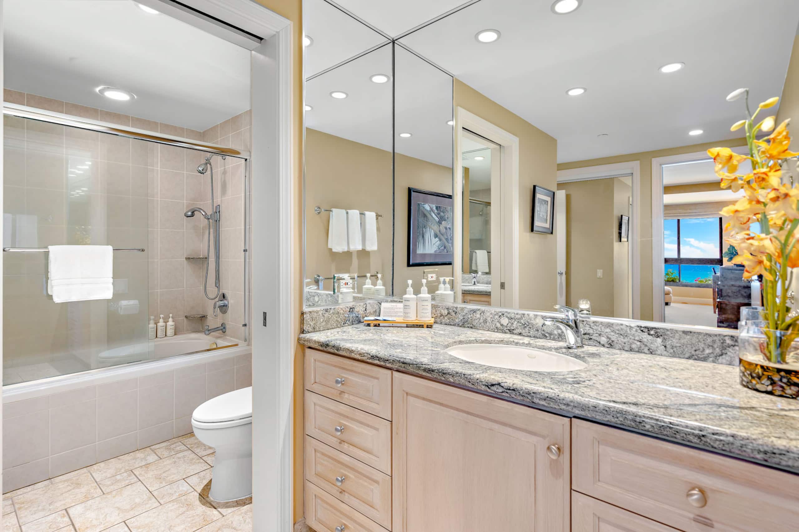Condo in Lahaina · ★5.0 · 2 bedrooms · 3 beds · 2 baths - Image 18