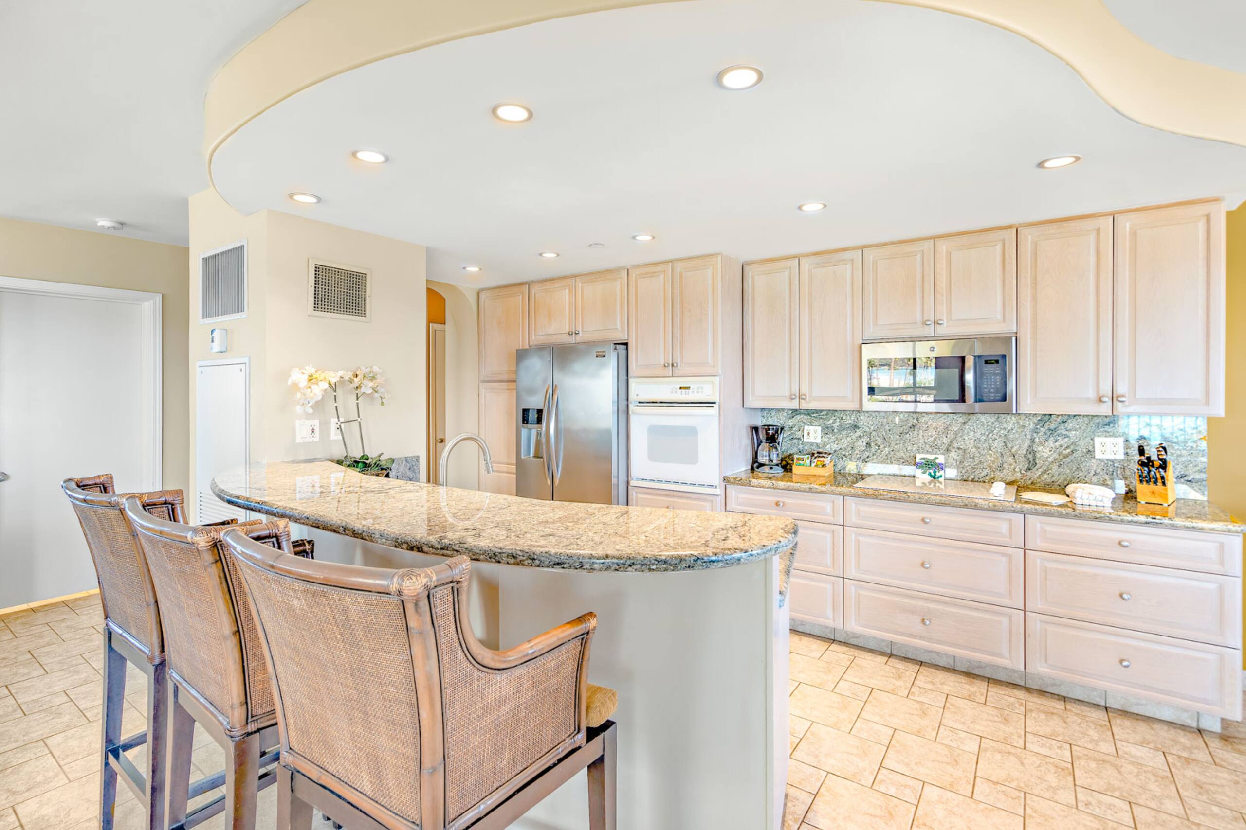 Condo in Lahaina · ★5.0 · 2 bedrooms · 3 beds · 2 baths - Image 8