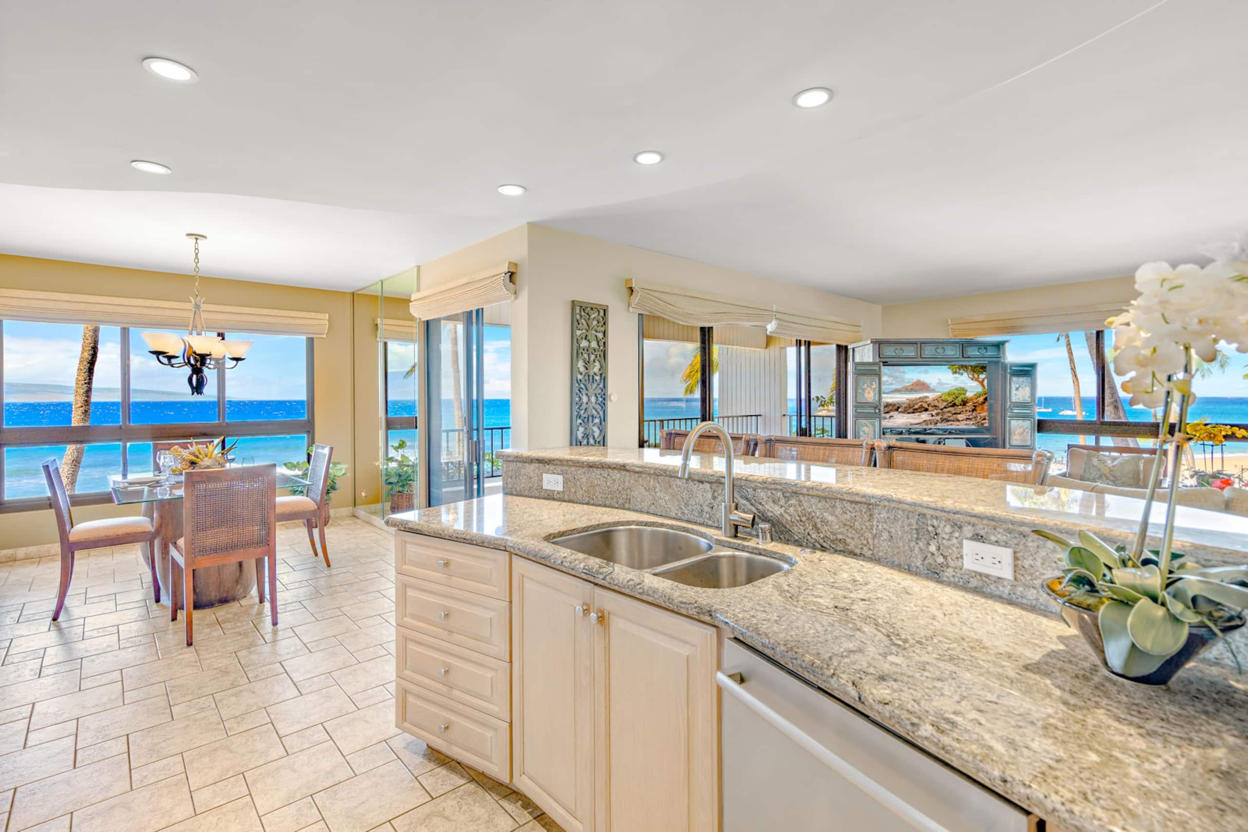 Condo in Lahaina · ★5.0 · 2 bedrooms · 3 beds · 2 baths - Image 4