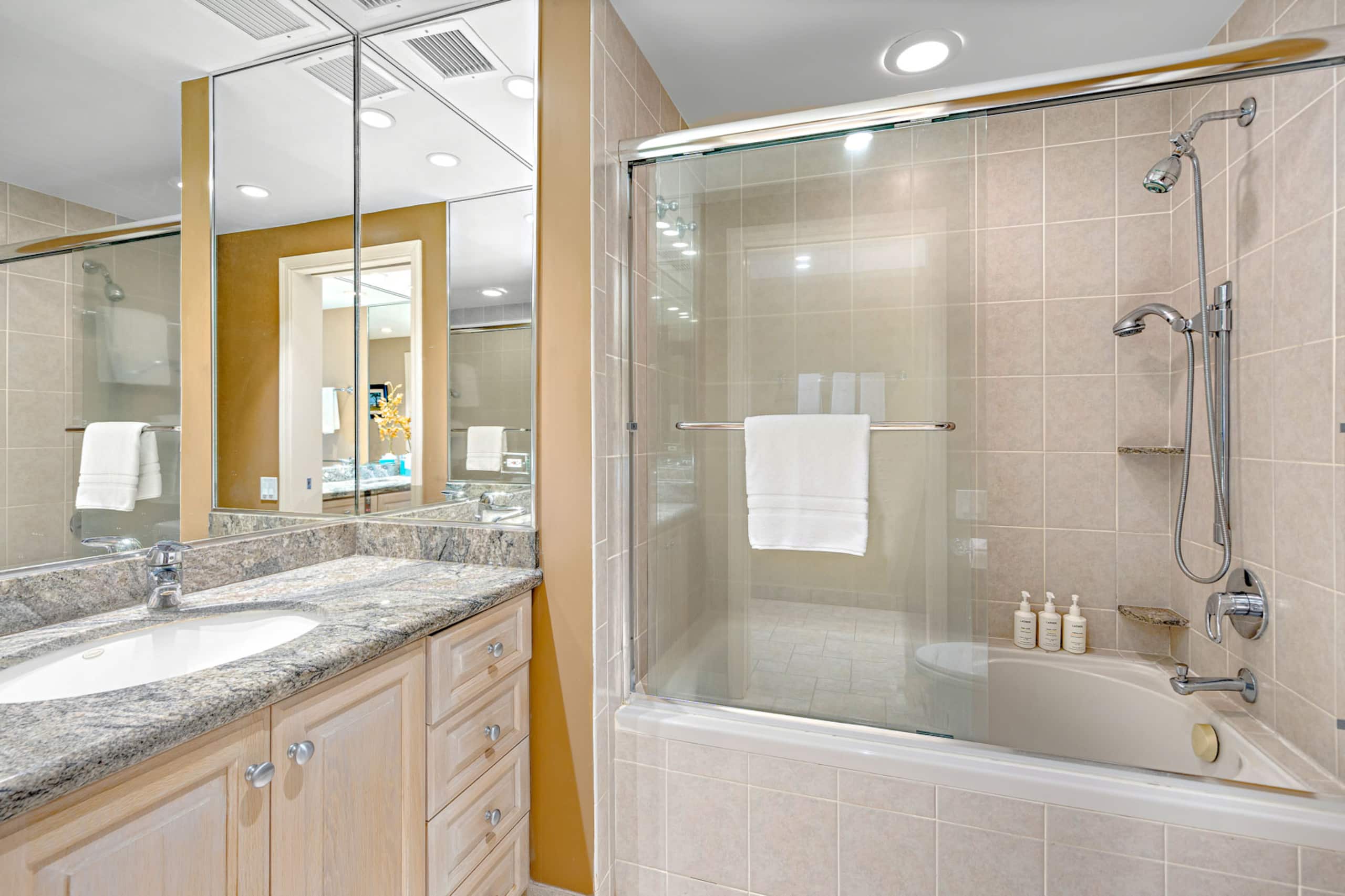 Condo in Lahaina · ★5.0 · 2 bedrooms · 3 beds · 2 baths - Image 19