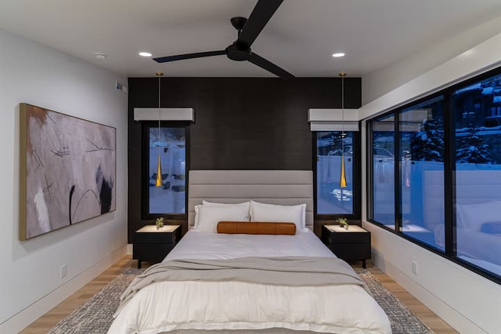 Casita slaapzolder met kingsize bed, volledig bad en 55inch tv. 