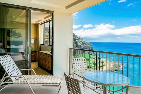 2-Bedroom Oceanfront Condo w/ Private Lanai