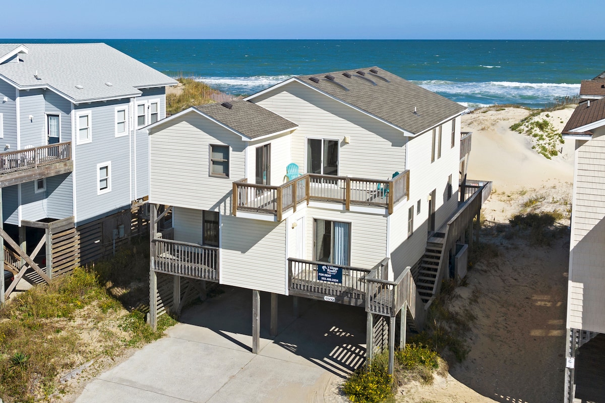 Sea of Tranquility: Oceanfront | Pool | Hot Tub
