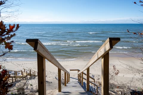 Beautiful Lake Michigan Home Great for Large