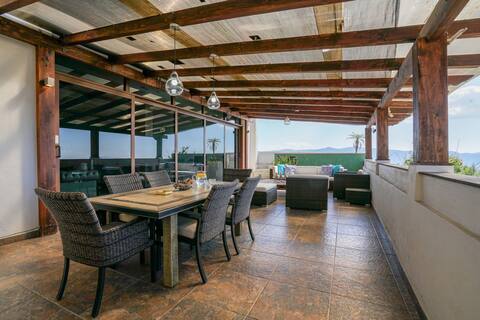 Casa El Mirador Taxco | Jacuzzi and Terrace.
