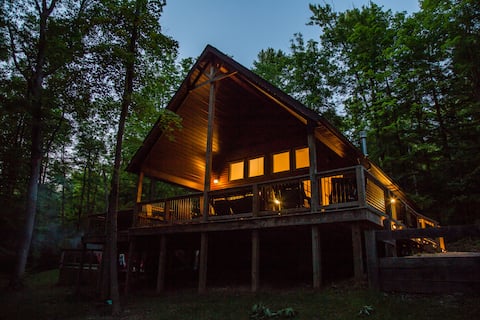 Covered Deck • Forest View • Fire Pit • Pets