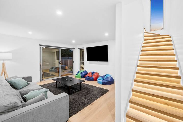 Beachside Bliss I Walk to Beach I Heated Pool gallery image 3