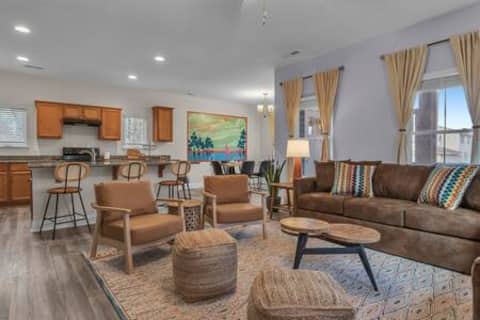 Guests Rave: Clean, Stocked+ Peaceful Stay for 6