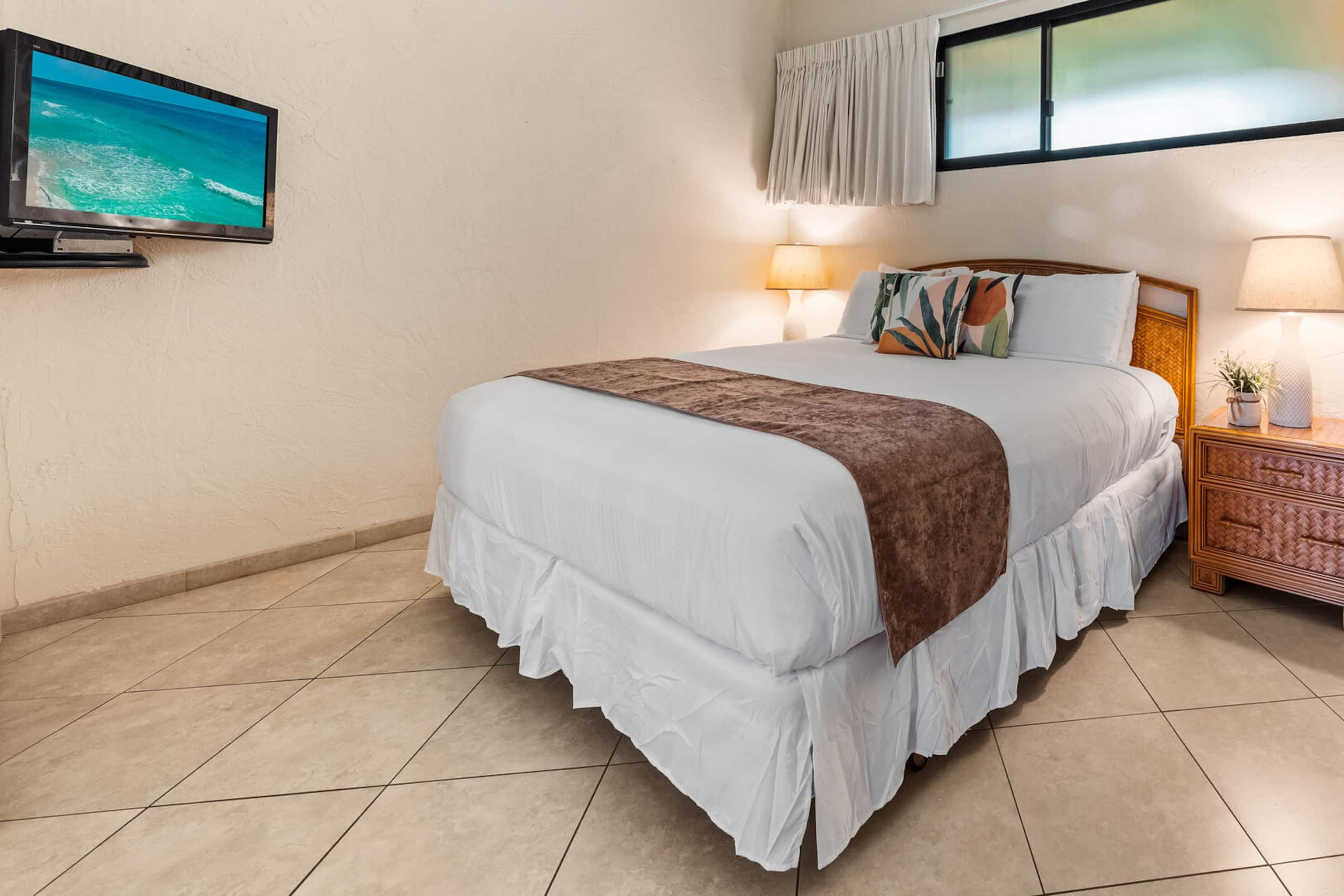 Condo in Lahaina · ★4.56 · 3 bedrooms · 5 beds · 2 baths - Image 19
