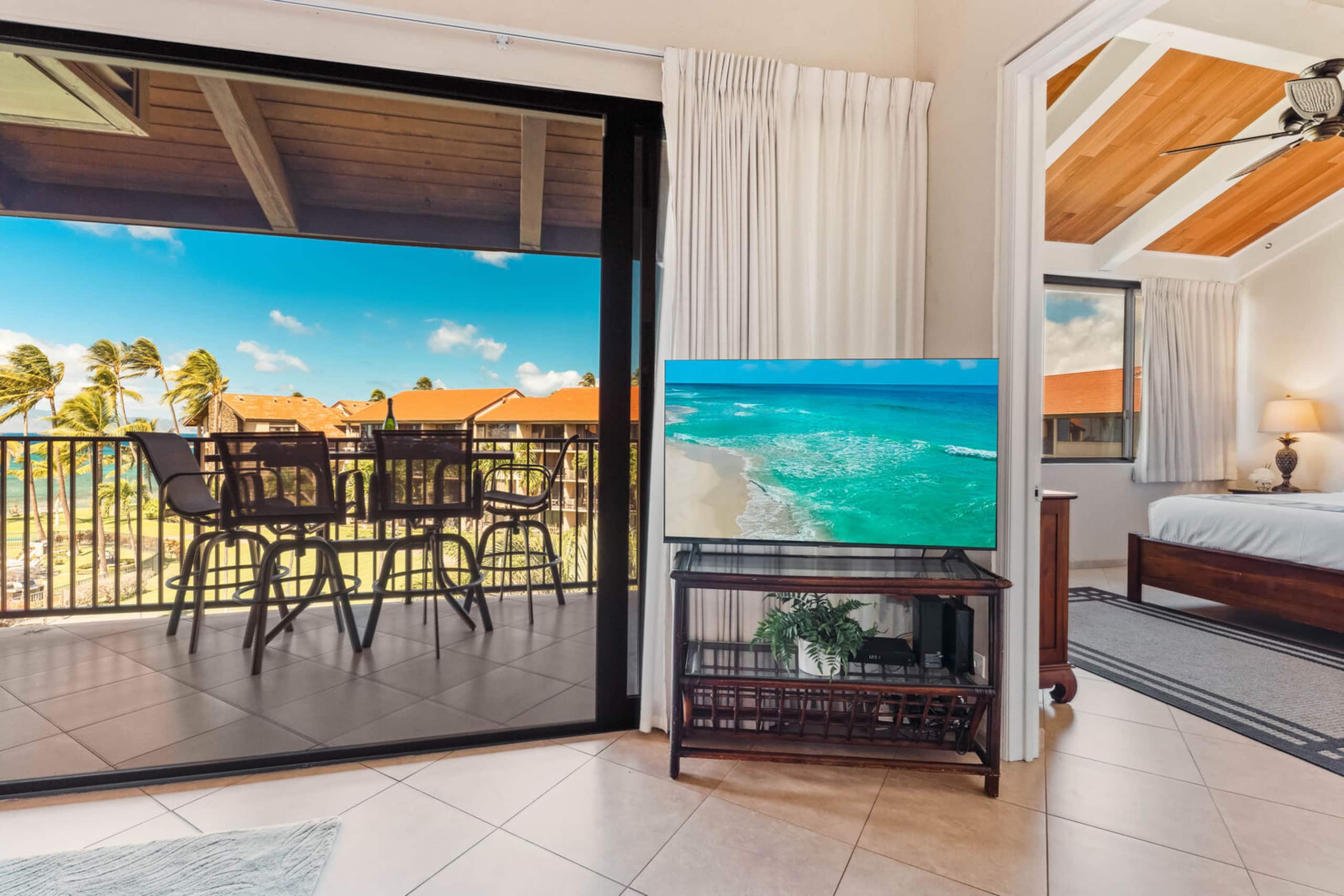 Condo in Lahaina · ★4.56 · 3 bedrooms · 5 beds · 2 baths - Image 5