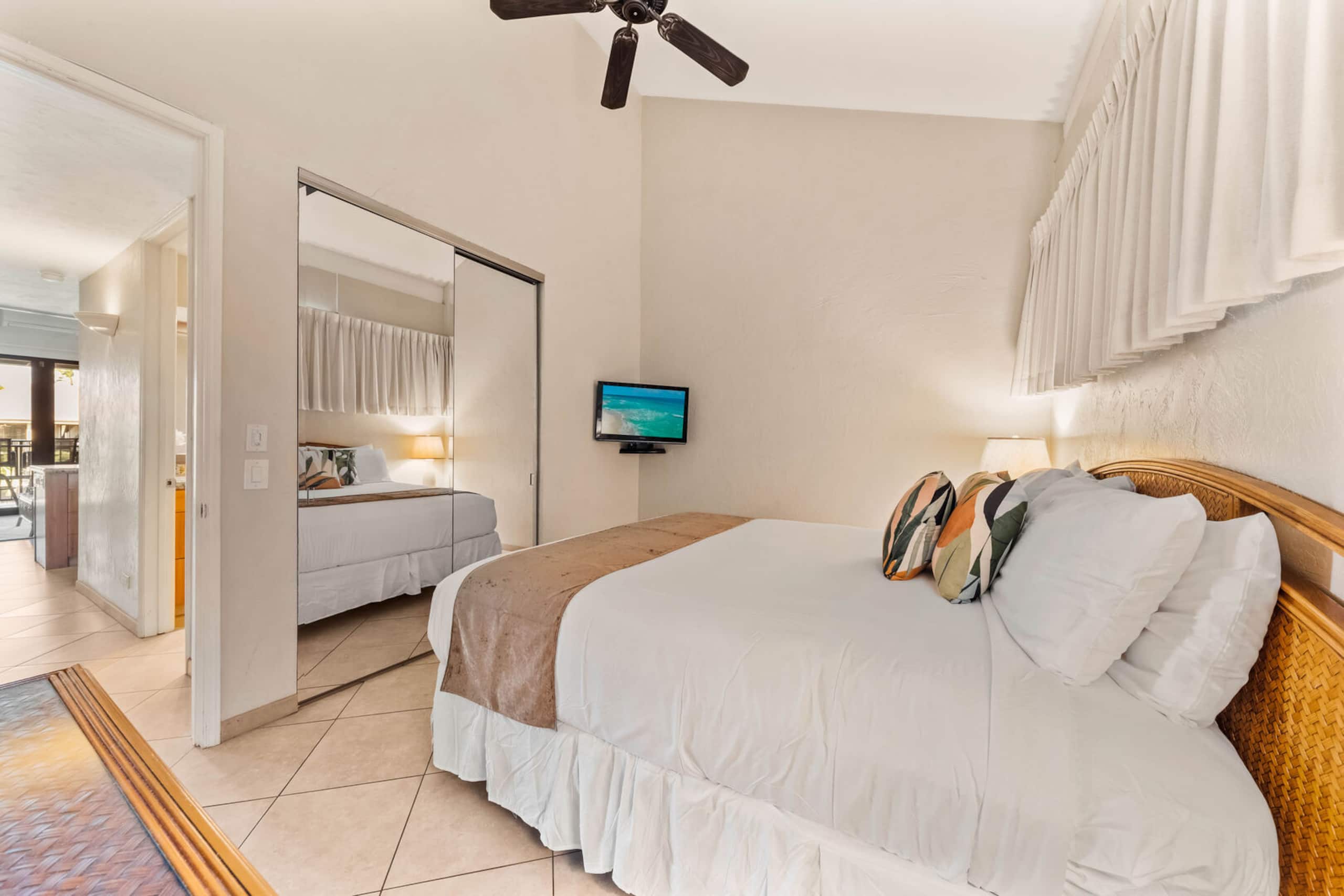 Condo in Lahaina · ★4.56 · 3 bedrooms · 5 beds · 2 baths - Image 21