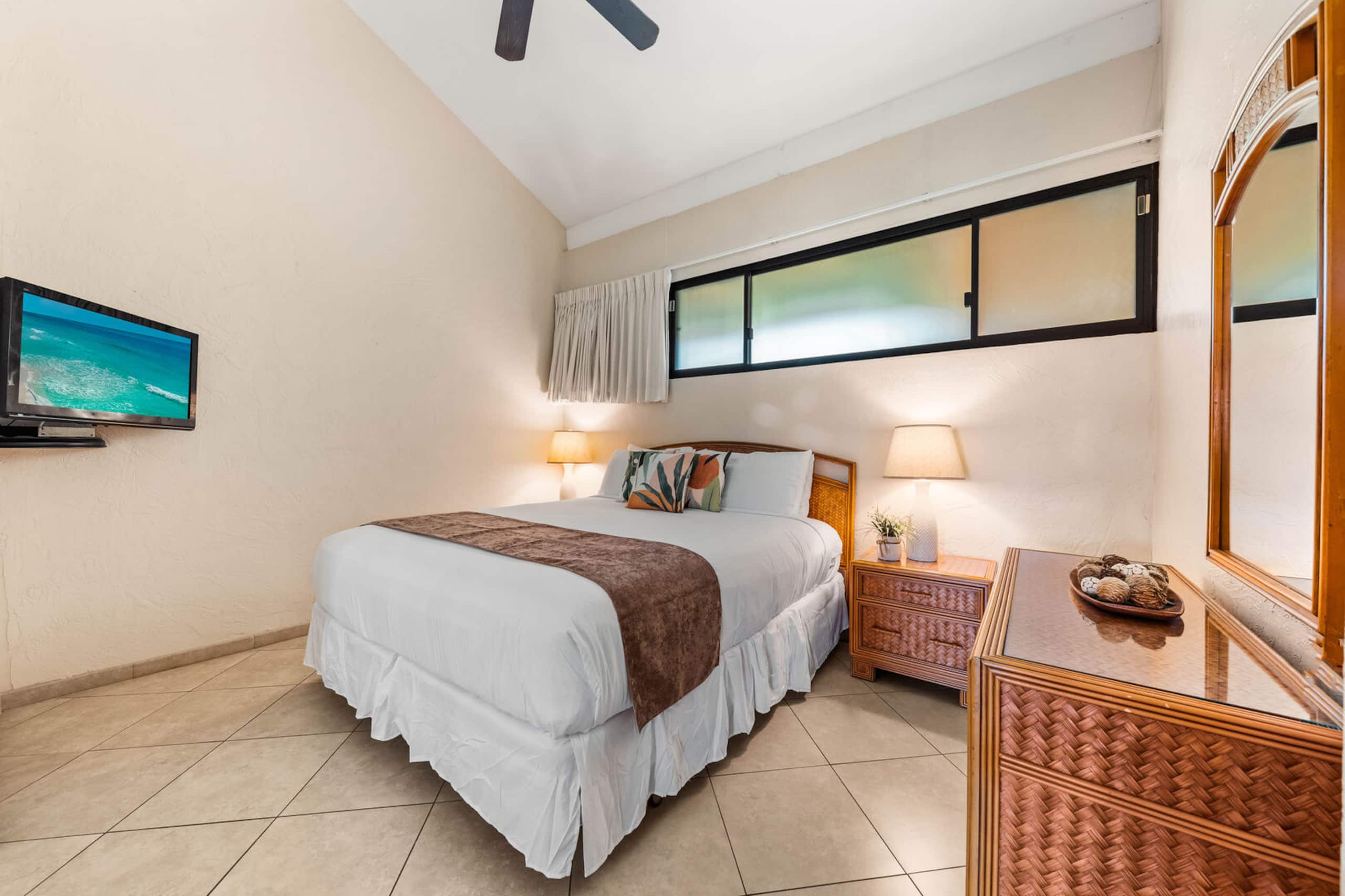Condo in Lahaina · ★4.56 · 3 bedrooms · 5 beds · 2 baths - Image 20