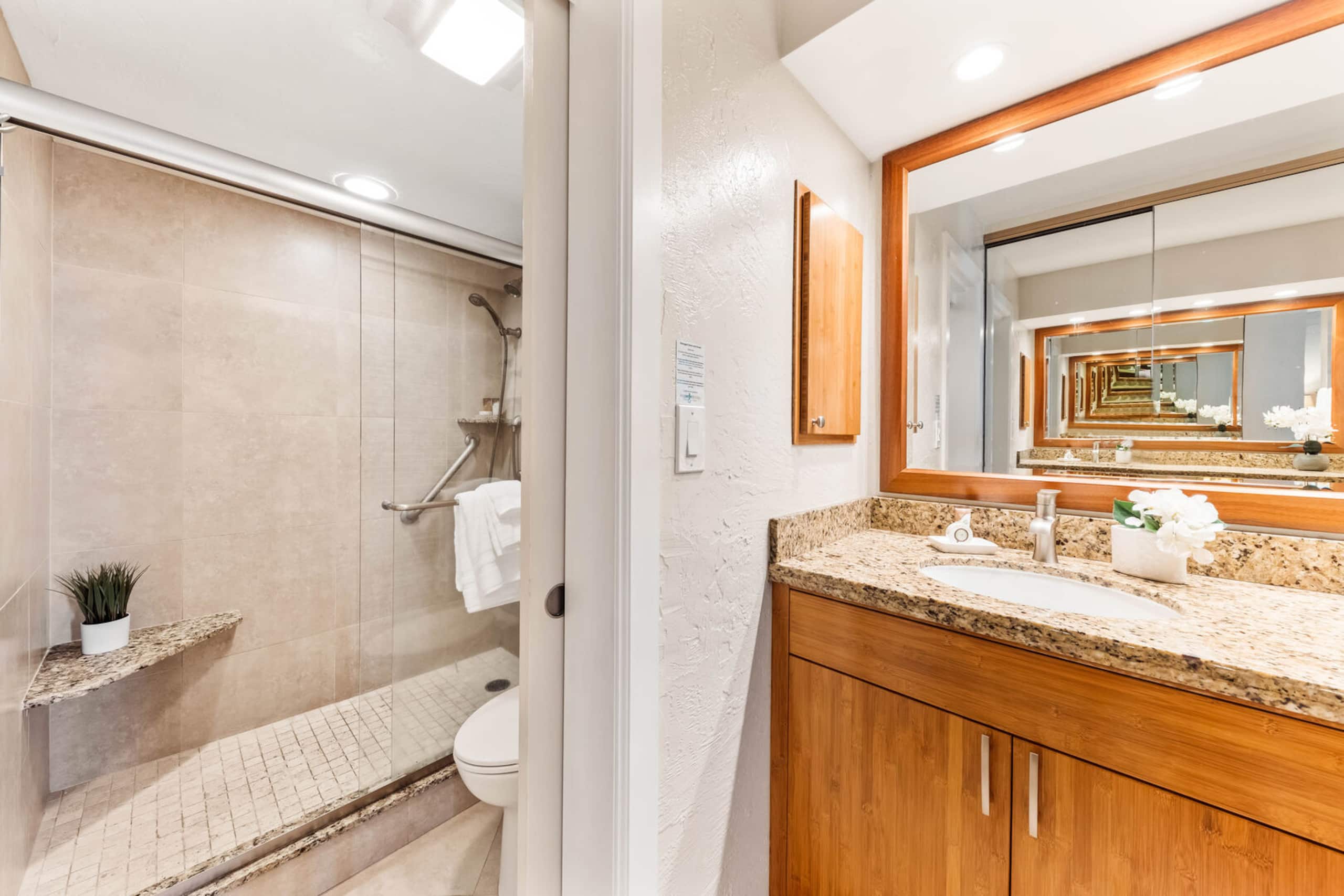 Condo in Lahaina · ★4.56 · 3 bedrooms · 5 beds · 2 baths - Image 18